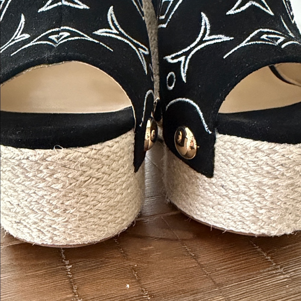 NWOT Jessica Simpson Black and White Patterned Platform Mules - Picture 9 of 9